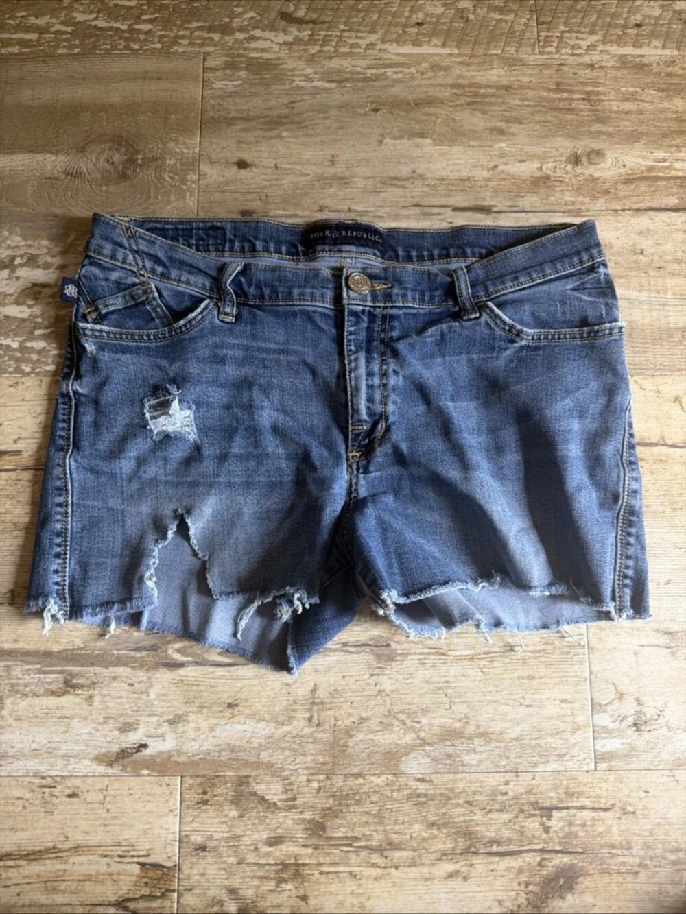 ROCK & REPUBLIC Cut-Off Distressed Jean Shorts Women’s 14